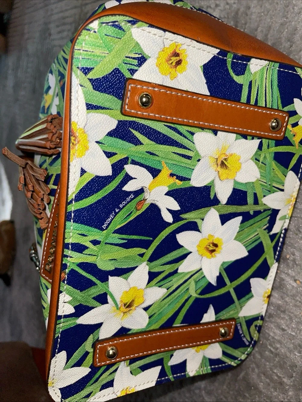 Dooney & Bourke floral carry